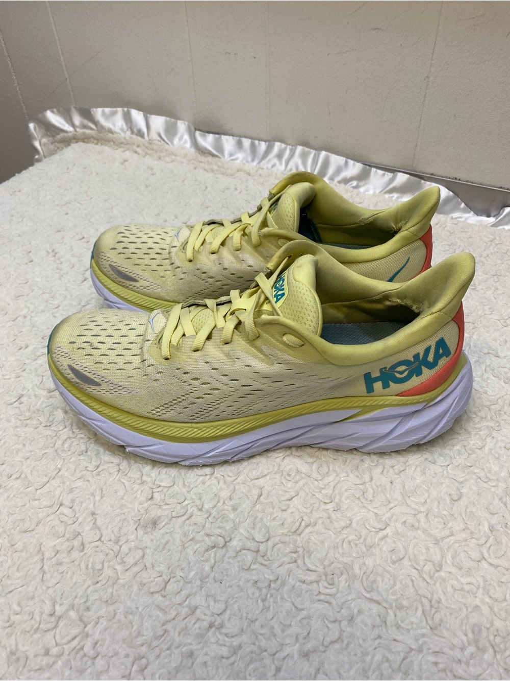 Hoka Clifton 8 Shoes Womens Size 9 Yellow Running Sneakers